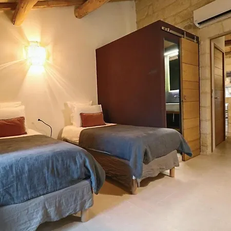 Douceur Uzetienne De Caractere Climatise