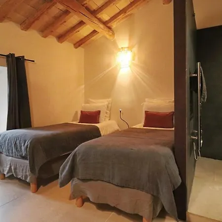 Douceur Uzetienne De Caractere Climatise Uzes