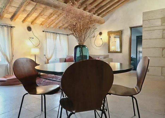 Douceur Uzetienne De Caractere Climatise Uzès