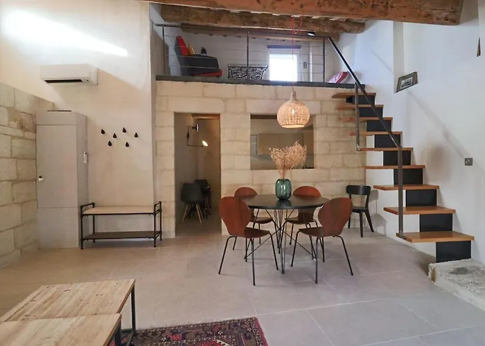 Douceur Uzetienne De Caractere Climatise Διαμέρισμα *