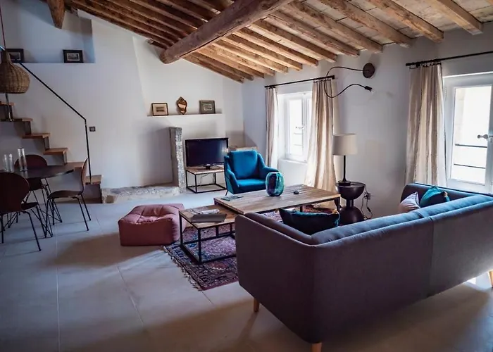 Douceur Uzetienne De Caractere Climatise *